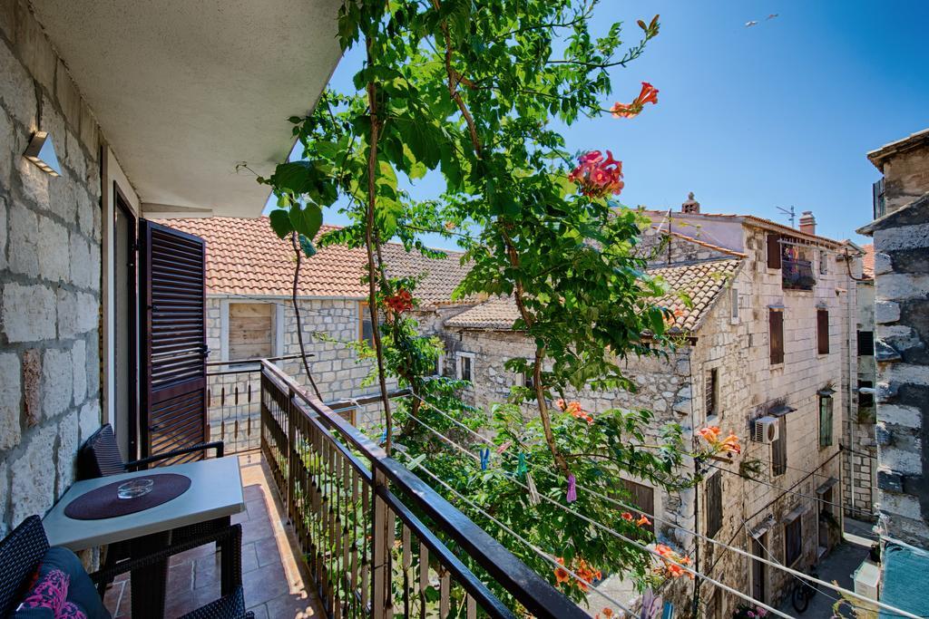 Apartments Villa Anka Komiža Buitenkant foto