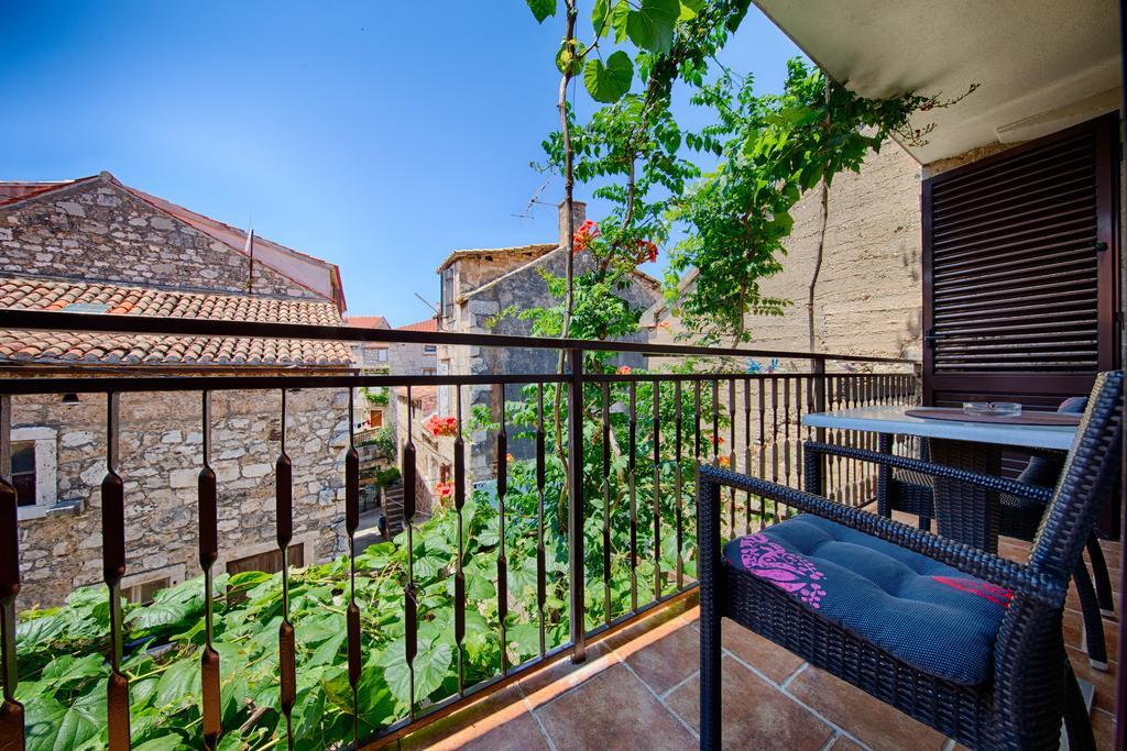 Apartments Villa Anka Komiža Buitenkant foto